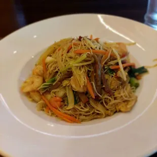 SINGAPORE noodles.  OK at best hope this is the lunch portion.