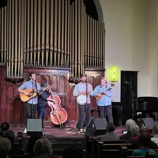 Tray Wellington Band