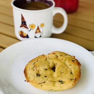 Gluten free vegetable bagel: very small/flat, but still mighty tasty