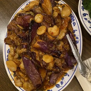 Eggplant w/shiitake mushrooms, water chestnuts &amp; oyster sauce (delicious)