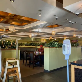 the interior of a chinese restaurant