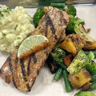 Wild Alaska Salmon with Organic Mashed Potatoes and organic mixed vegetables