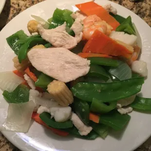 H25 on the menu (chicken, shrimp, scallop w sauce on the side)