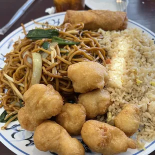 It&apos;s combination plate with Sweet and Sour Chicken