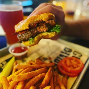 Great Divide Burger - that tomato jam is BOMB!