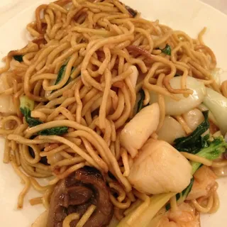 113. Seafood Chow Mein