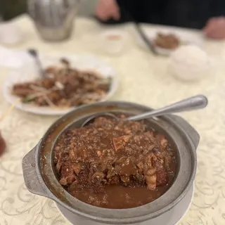 83. Stewed Pork with Salted Cabbage in Clay Pot