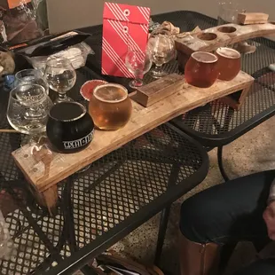 A flight of beer is only $8! And the pours are FULL.