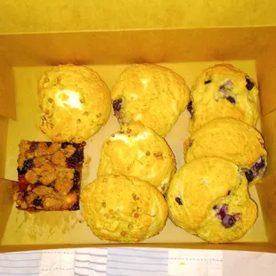 Cinnamon scone x4, blueberry scone x4, Savannah bar. The cost was $2.95 each.