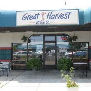 the entrance to the restaurant