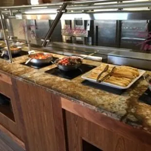 Italian (Chicken Parm, Alfredo chicken, breadsticks, tomatoes, penne in cheese sauce)