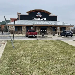 Front of the Establishment, very clean and pleasant.