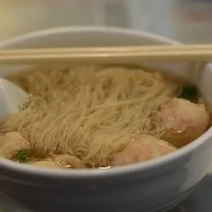 Wonton Mein. I let it sit for a few before pulling out the noodles so i don&apos;t burn my tongue. And suddenly, it&apos;s all gone.