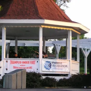 Free quality family entertainment all summer long (http://www.bluespringsgov.com/DocumentView.asp?DID=1101 2009 schedule coming