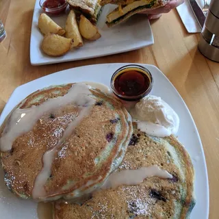 BREAKFAST SANDWICH