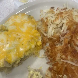 Veggie omelette, hash browns