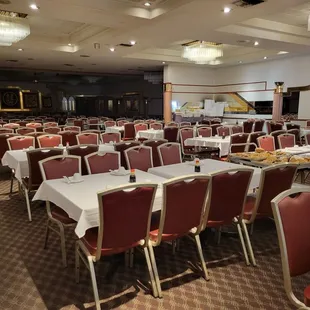 The unattended cart that's been sitting out here