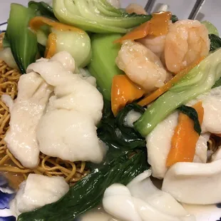 Hong Kong Style Chicken Chow Mein