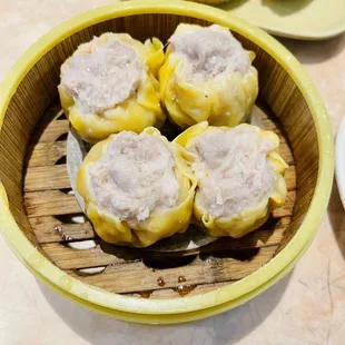 Pork dumpling (shu mai)