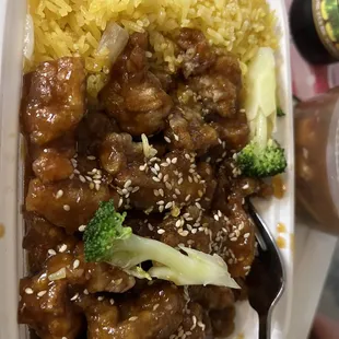 C9. Sesame Chicken Combination