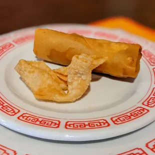 Egg Roll &amp; Fried Wonton part of Cantonese style dinner.
