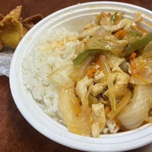 Spicy chicken lunch with crab Rangoon.