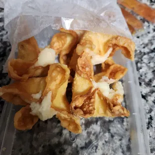 Crab rangoons