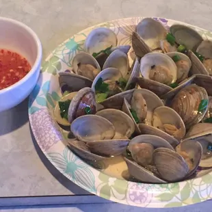 a bowl of clams