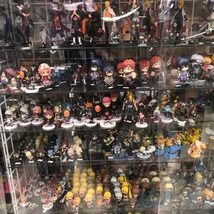Lots of anime figures!! Great for naruto and bleach fans