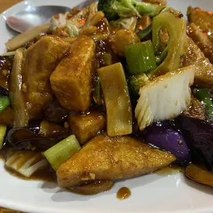 a plate of chinese food