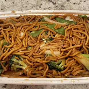 Chicken Lo Mein