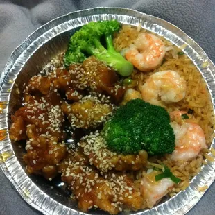 Sesame chicken lunch special with shrimp fried rice instead of regular.