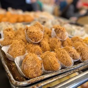 a tray of fried food