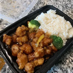 Orange chicken with white steamed rice