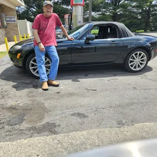 My favorite car loves to take me to the Great Wall so I can fill up myself.
