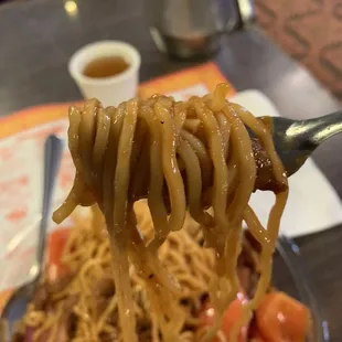 Tomato Beef Chow Mein