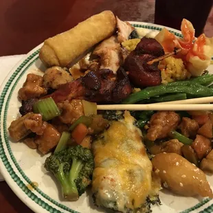 Buffet bar food looked scrumptious with a large assortment of choices. Cleaned my plate, went back for more.  The place was very clean.