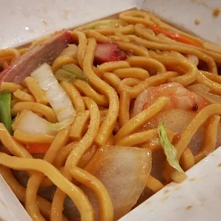 Large House Special Lo Mein.