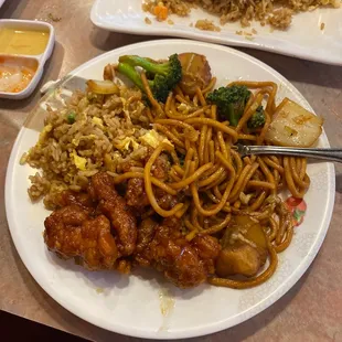 Chow neon, fried rice, orange chicken
