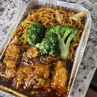 Combo Sesame Chicken with lo mein