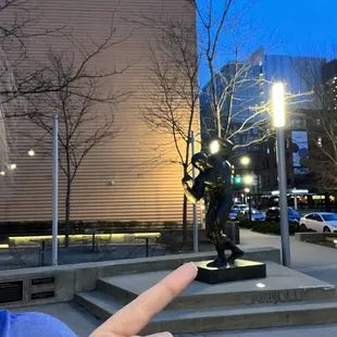 Arnold statue!