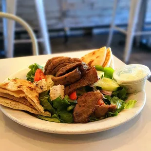 Basic salad with lamb