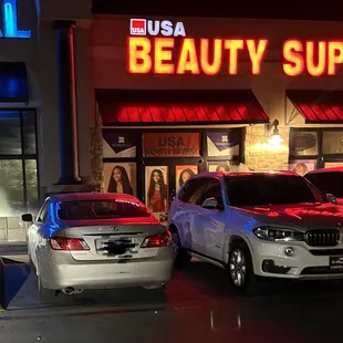 Car parked in front of the Beauty Supply but Greedy's charge a Valet parking fee.  Get real!