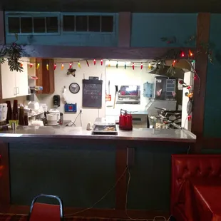 Awesome little hole in the wall Greek food. Great Gyros.