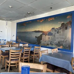 Lots of indoor and outdoor seating