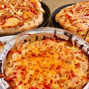 CHICKEN SOUTHWEST PASTA, 5-CHEESE &amp; CHEESE PIZZA