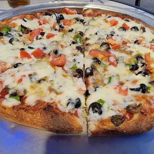 Garden Veggie Pizza - Thin &amp; Crispy