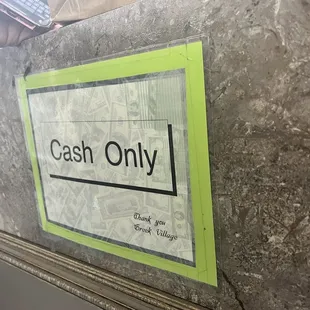 a cash only sign
