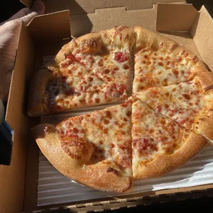 Cheese pizza