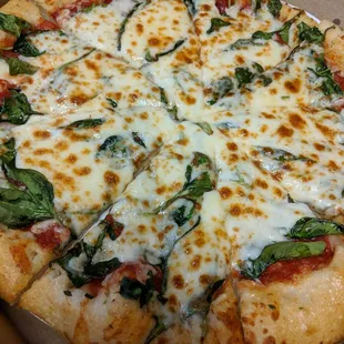 Medium (fresh!) spinach pizza